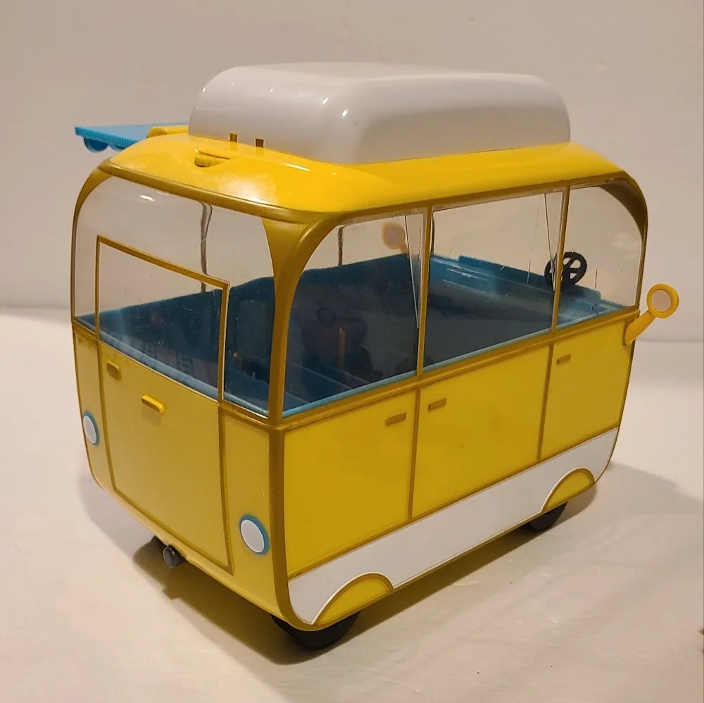 Peppa pig yellow bus  RV camper van - Picture 7 of 11